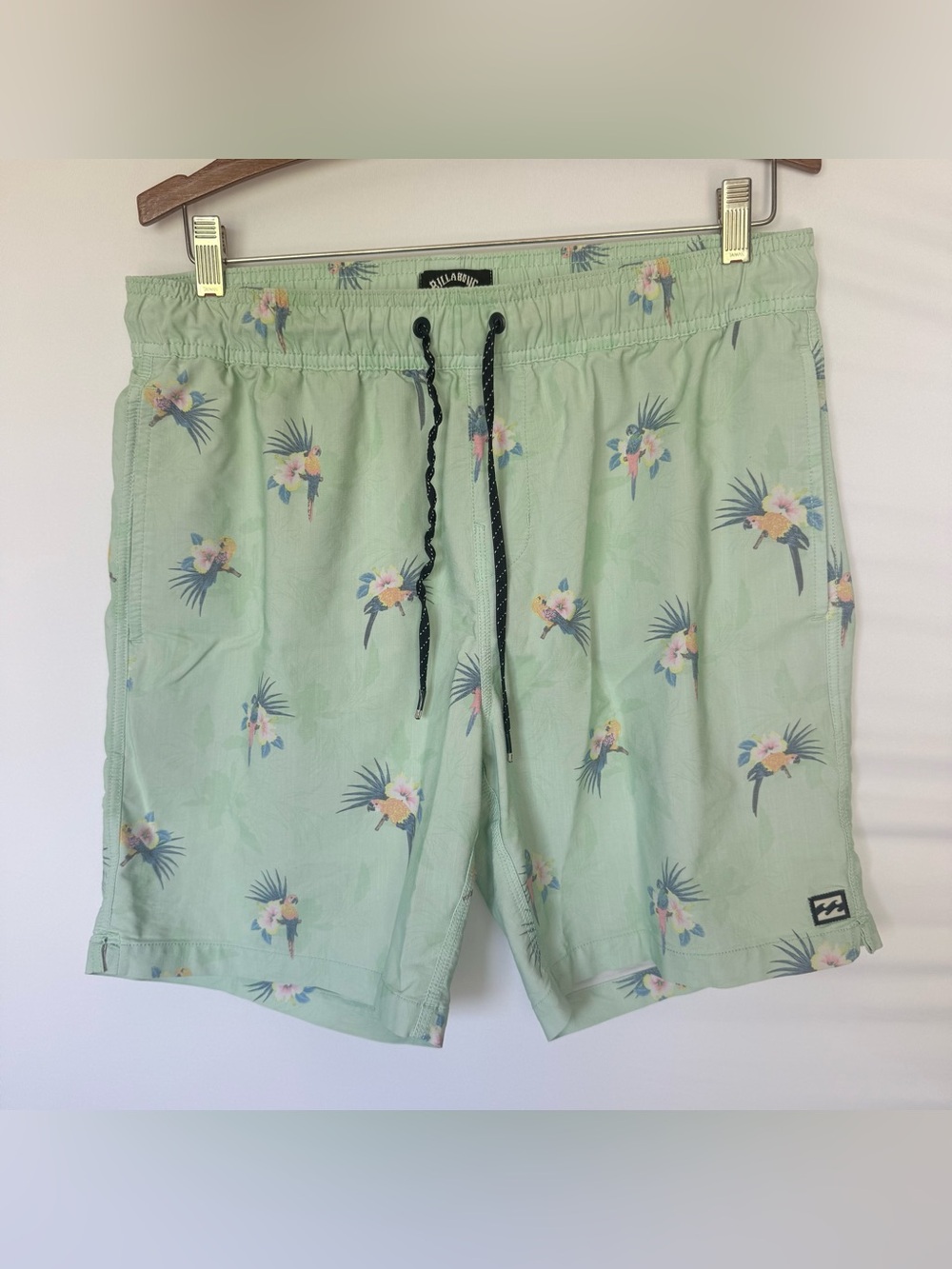 Billabong Recycler Sundays Layback Mint Green Floral Men’s Swim Trunks Medium